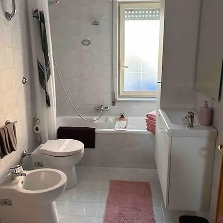 Pink House: Intero アパート