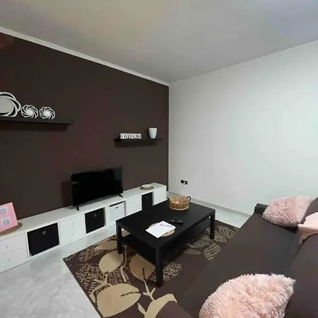 Pink House: Intero Volla (Naples)