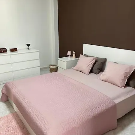 Apartment Pink House: Intero